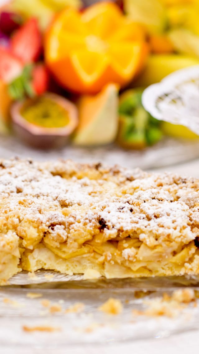 freisinger-hof-restaurant-fruehstueck-kuchen-01.jpg