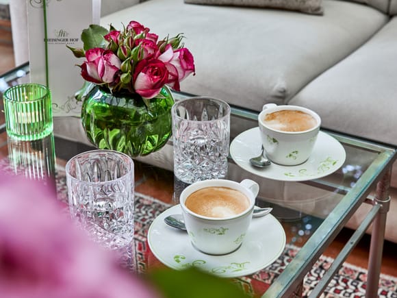 freisinger-hof-hotel-wintergarten-sofa-06.jpg