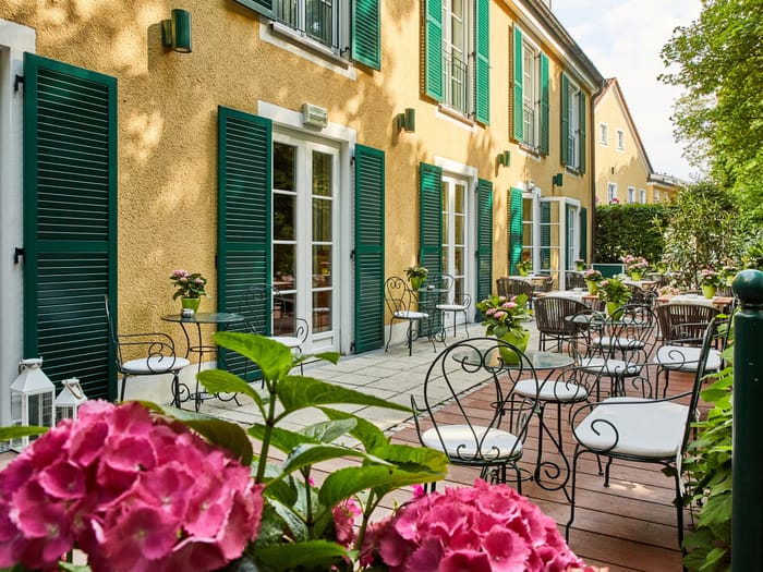freisinger-hof-restaurant-hotelterrasse-03.jpg